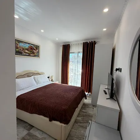 Aparthotel Crown *