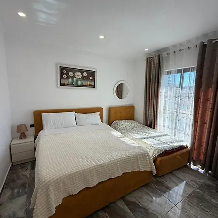 Crown Aparthotel *